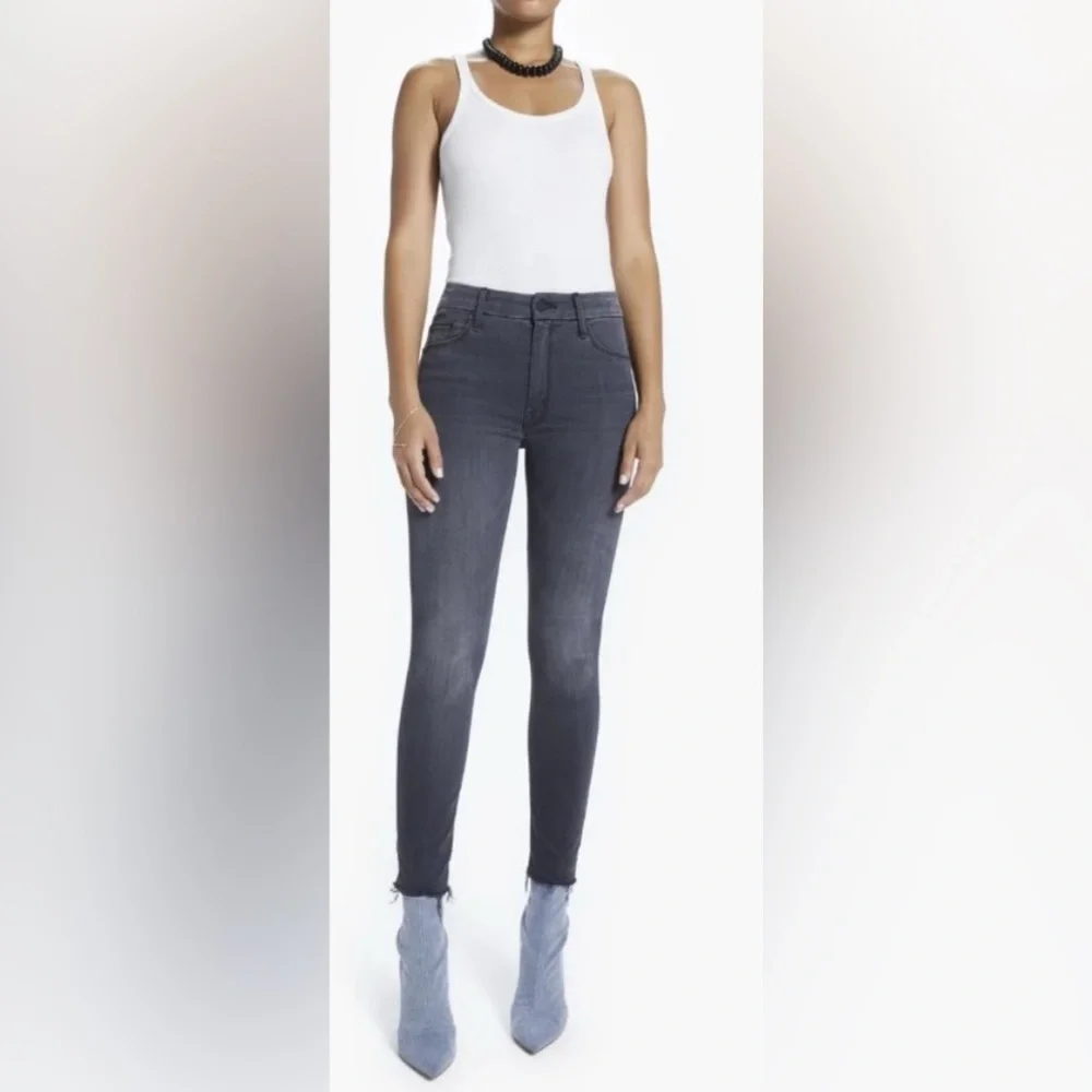 MOTHER The High Waisted Looker Ankle Fray Black Jeans Lighting Up Lanterns 26